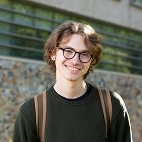 Headshot of Gabriel Tanenbaum-Vogler